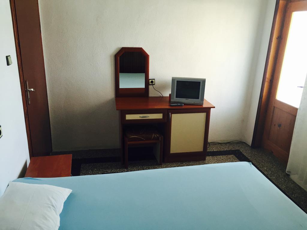 Petrovi Guest House Obzor Rum bild