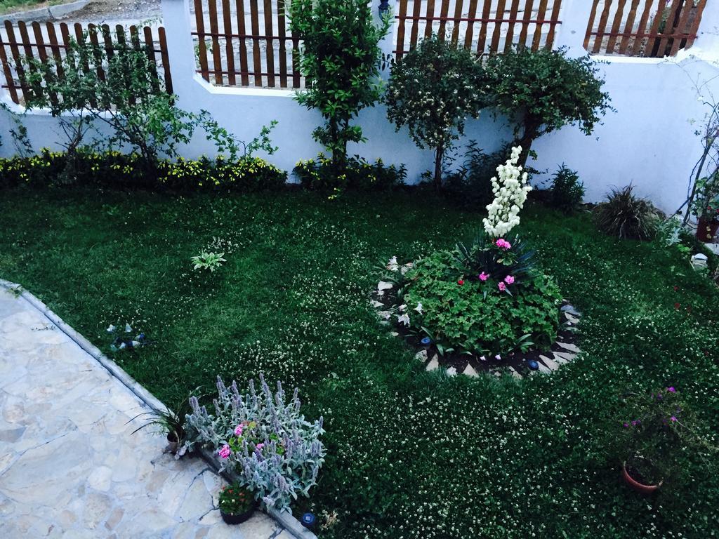 Petrovi Guest House Obzor Rum bild
