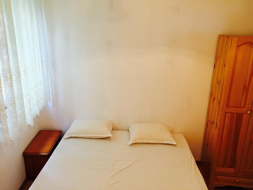 Petrovi Guest House Obzor Rum bild