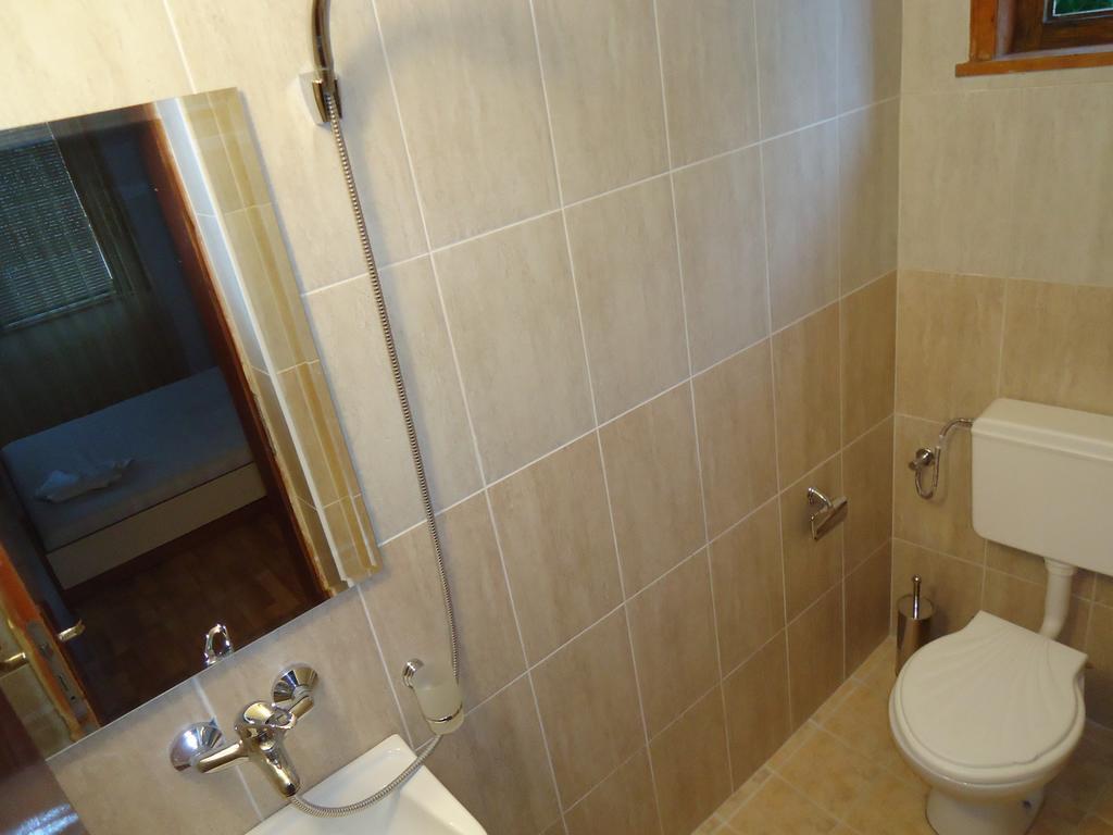 Petrovi Guest House Obzor Rum bild